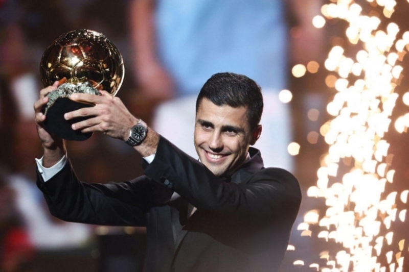 Rodri là cái tên được vinh danh tại lễ trao giải Quả Bóng Vàng 2024 