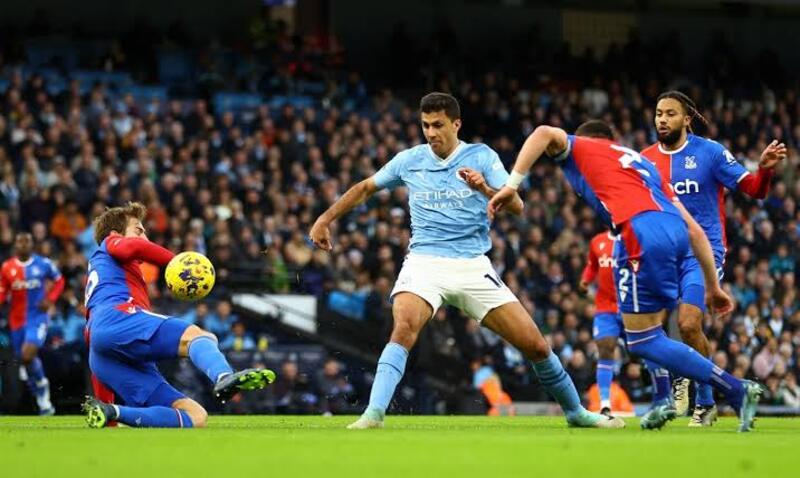 Rodri là mắt xích quan trọng trong hệ thống chiến thuật của Manchester City và tuyển Tây Ban Nha