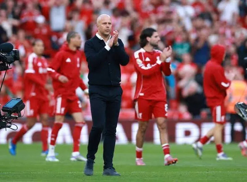 Arne Slot bị sa thải